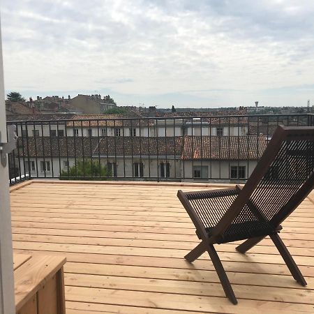 Beautifully Renovated Rooms On Place New York Angoulême Extérieur photo