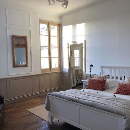 Beautifully Renovated Rooms On Place New York Angoulême Extérieur photo