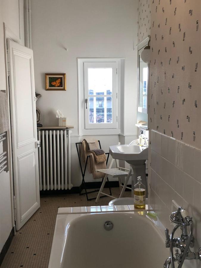 Beautifully Renovated Rooms On Place New York Angoulême Extérieur photo