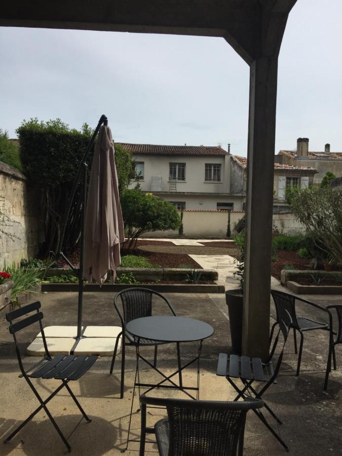 Beautifully Renovated Rooms On Place New York Angoulême Extérieur photo